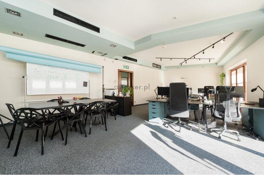 Krak&oacute;w, Podg&oacute;rze, Stare Podg&oacute;rze, Kalwaryjska, ul. Kalwaryjska | Nowoczesne biuro z 40 m2 tarasem