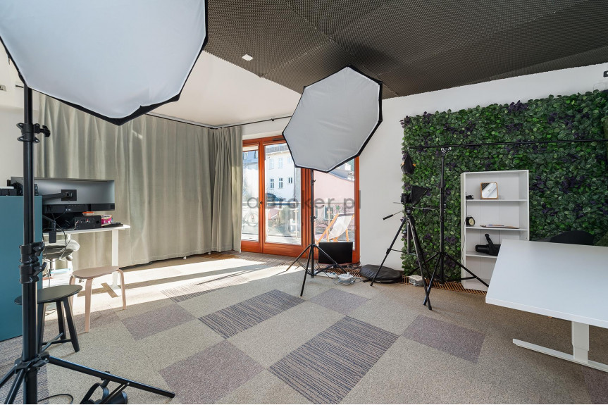 Krak&oacute;w, Podg&oacute;rze, Stare Podg&oacute;rze, Kalwaryjska, ul. Kalwaryjska | Nowoczesne biuro z 40 m2 tarasem