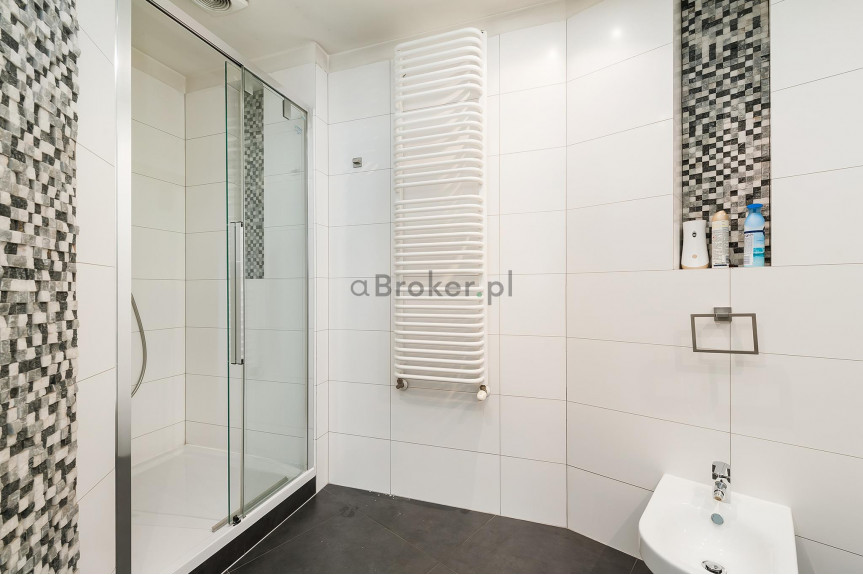 Krak&oacute;w, Podg&oacute;rze, Stare Podg&oacute;rze, Kalwaryjska, ul. Kalwaryjska | Nowoczesne biuro z 40 m2 tarasem