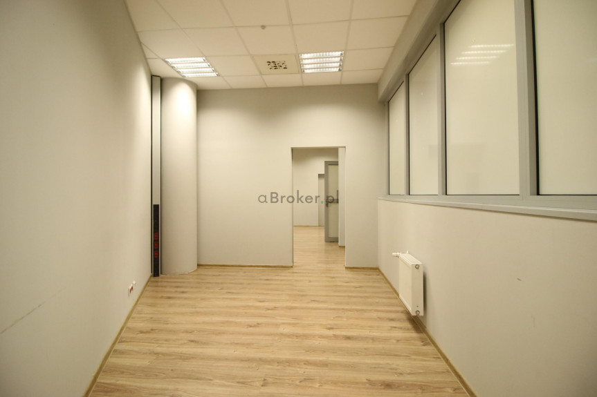 Krak&oacute;w, Podg&oacute;rze, Stare Podg&oacute;rze, Kalwaryjska, Kalwaryjska parter PARKING