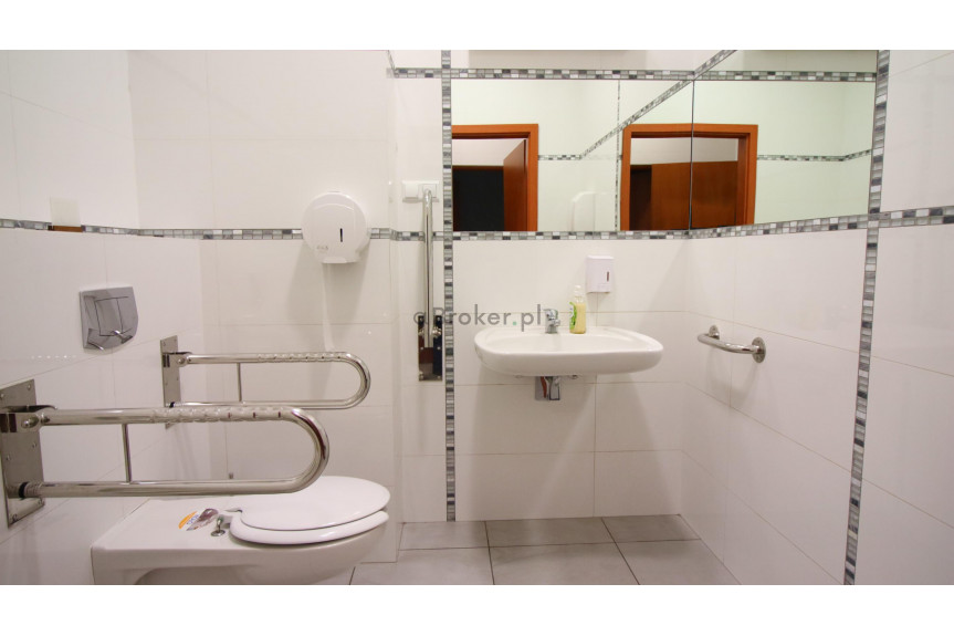 Krak&oacute;w, Podg&oacute;rze, Stare Podg&oacute;rze, Kalwaryjska, Kalwaryjska parter PARKING