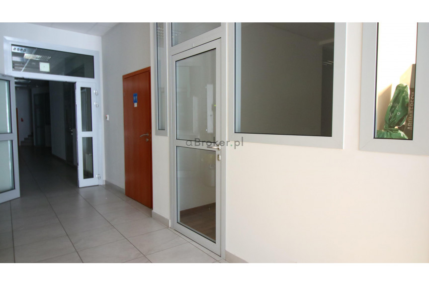 Krak&oacute;w, Podg&oacute;rze, Stare Podg&oacute;rze, Kalwaryjska, Kalwaryjska parter PARKING