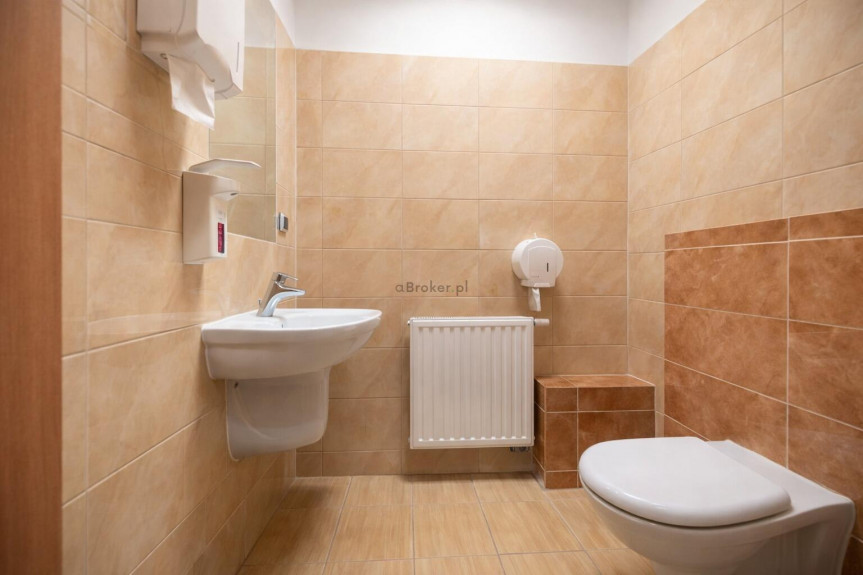 Krak&oacute;w, Bieńczyce, gen. Leopolda Okulickiego Niedźwiadka, Lokal  pod działalność medyczną/gabinety lekarskie  LOKAL USŁUGOWY