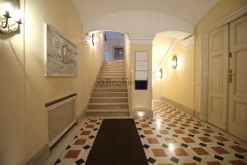 Krak&oacute;w, Stare Miasto, Karmelicka, Biuro 160 m2 | Stare Miasto, Karmelicka | 5 pokoi |