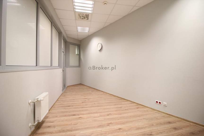 Krak&oacute;w, Podg&oacute;rze, Stare Podg&oacute;rze, Kalwaryjska, Kalwaryjska parter PARKING