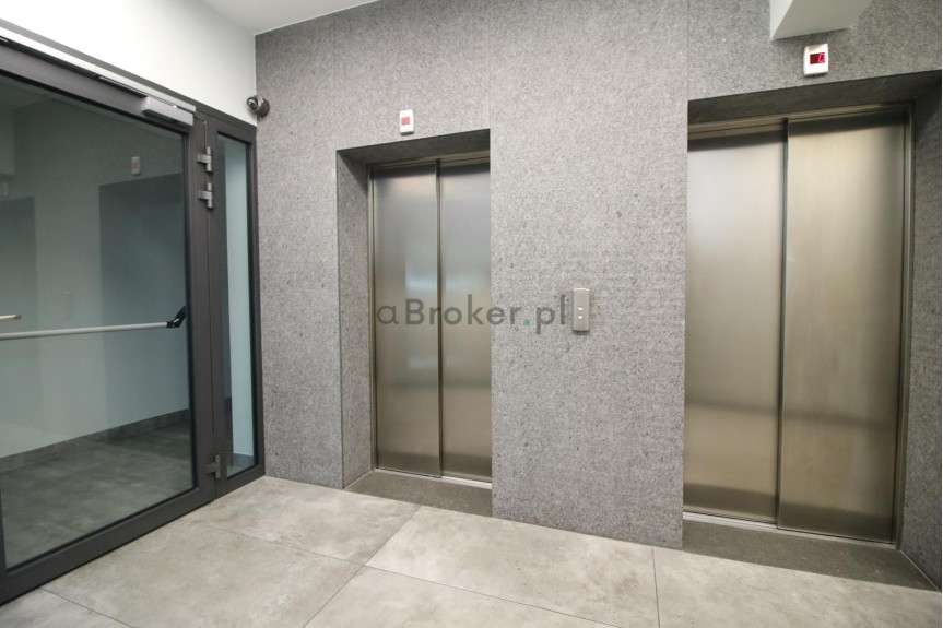 Krak&oacute;w, Podg&oacute;rze, Stare Podg&oacute;rze, Wadowicka, rondo Matecznego | Nowoczesne biura