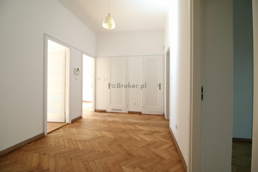 Krak&oacute;w, Stare Miasto, Kremerowska, Biuro 200 m2 |8 pok.| Stare Miasto |Cisza i zieleń