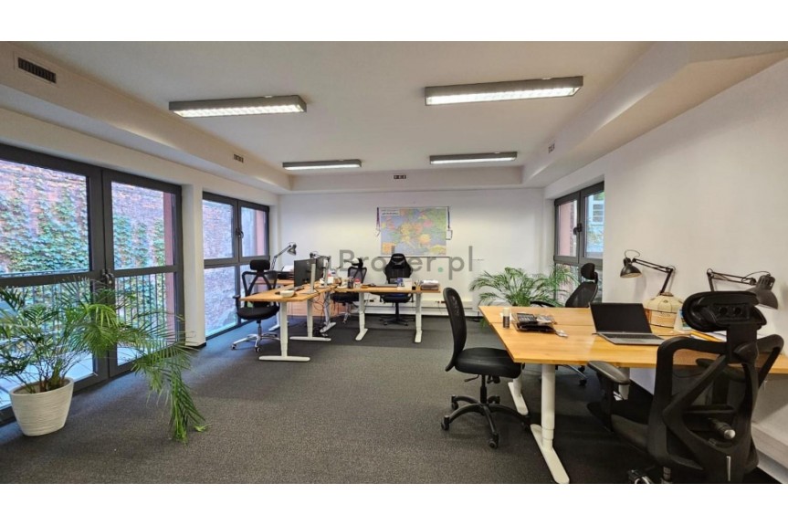 małopolskie, Krak&oacute;w, Stare Miasto, Zwierzyniecka, Stare Miasto - 58 m2 (open space+ salka) - parking