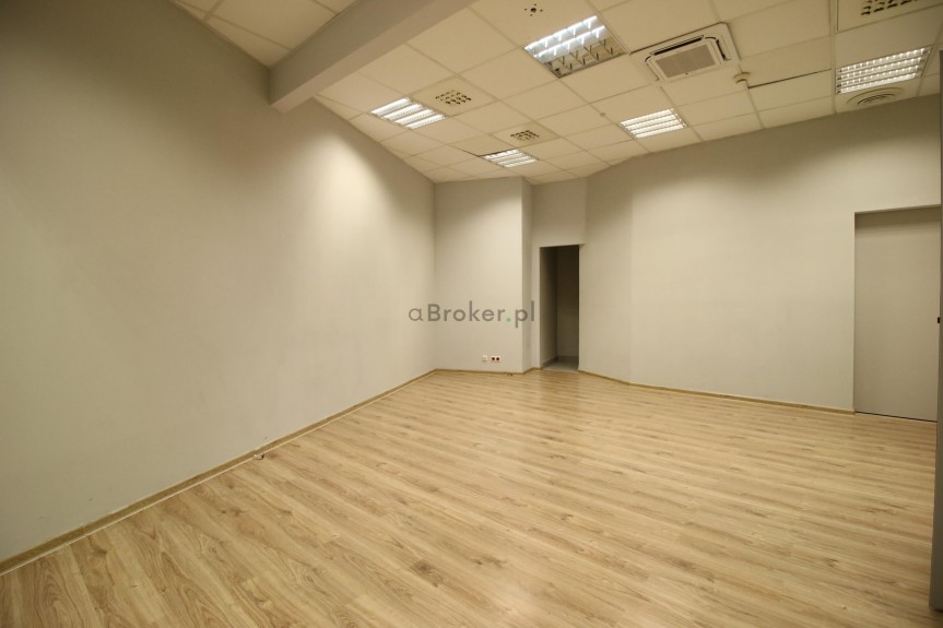 małopolskie, Krak&oacute;w, Podg&oacute;rze, Stare Podg&oacute;rze, Kalwaryjska, Kalwaryjska parter PARKING