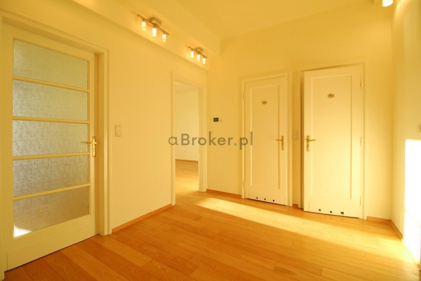 Krak&oacute;w, Stare Miasto, Sukiennicza, Apartament o wyjątkowej lokalizacji Wisła i Wawel