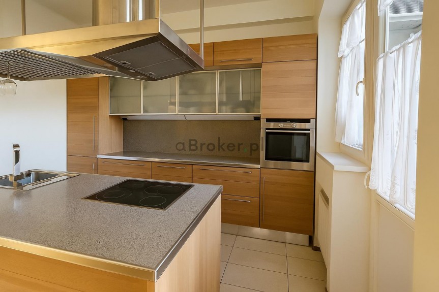 Krak&oacute;w, Stare Miasto, Sukiennicza, Apartament o wyjątkowej lokalizacji Wisła i Wawel