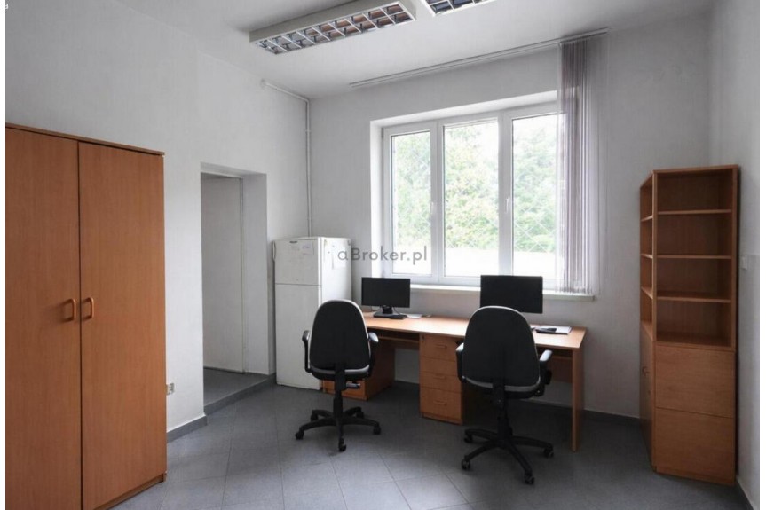 Krak&oacute;w, Krak&oacute;w-Podg&oacute;rze, Swoszowice, Szybisko, LOKAL NA PARTERZE Z DWOMA WEJŚCIAMI I ZAPLECZEM MAGAZYNOWYM