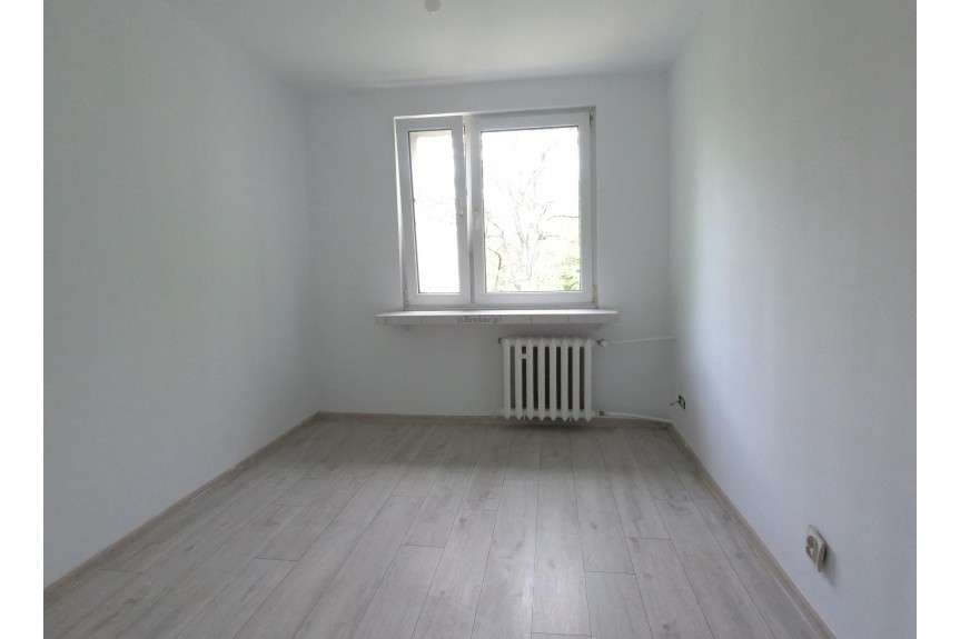 Krak&oacute;w, Wzg&oacute;rza Krzesławickie, os. Na Stoku, Dwupokojowe mieszkanie z oddzielną, jasną kuchnią bezpośrednio przy szkole.