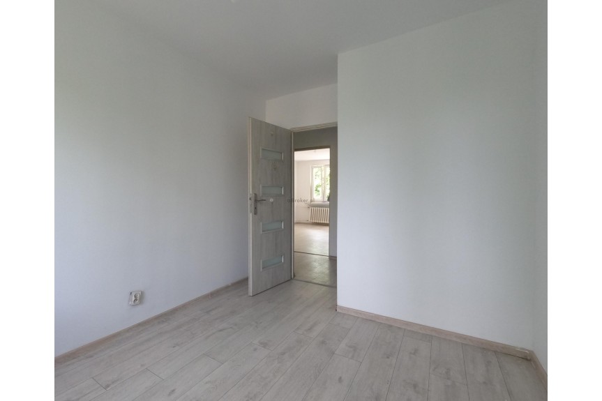 Krak&oacute;w, Wzg&oacute;rza Krzesławickie, os. Na Stoku, Dwupokojowe mieszkanie z oddzielną, jasną kuchnią bezpośrednio przy szkole.