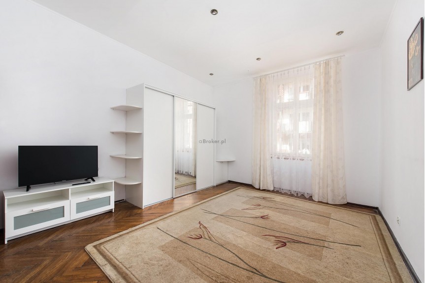 Krak&oacute;w, Krak&oacute;w-Śr&oacute;dmieście, Stare Miasto, Krowoderska, Duże 100m2  Stare Miasto | 3 pokoje + kuchnia | Piwnica