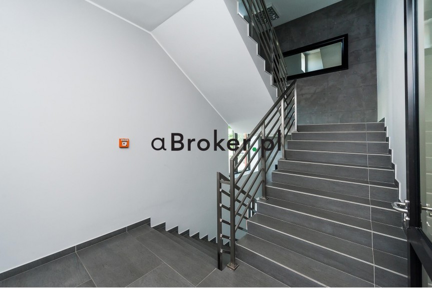 Krak&oacute;w, Łagiewniki-Borek Fałęcki, Łagiewniki, Zakopiańska, Krak&oacute;w, Zakopiańska | Reprezentacyjne biuro 137 m&sup2; | parking | klimatyzacja