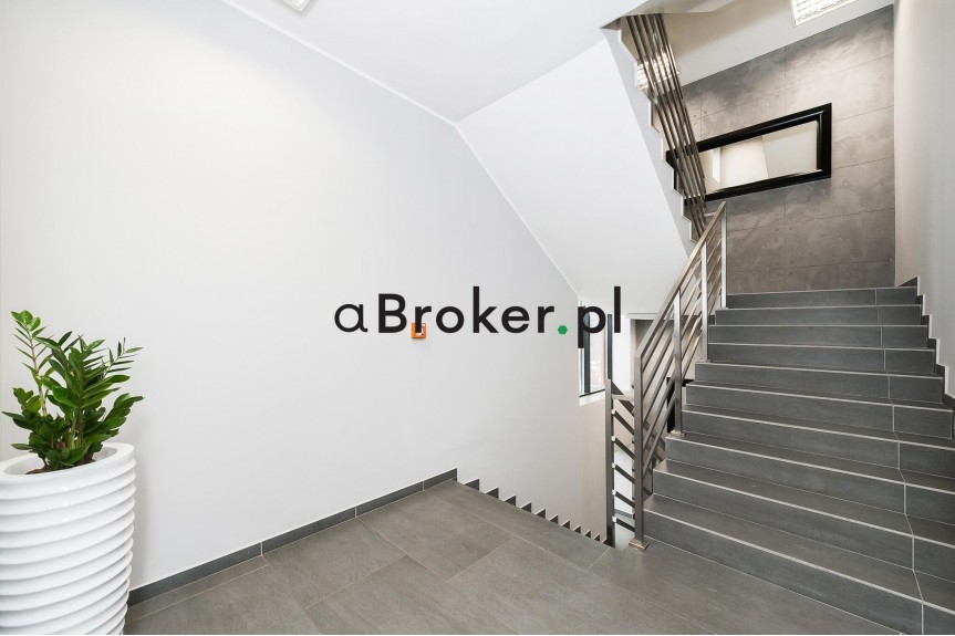 Krak&oacute;w, Łagiewniki-Borek Fałęcki, Łagiewniki, Zakopiańska, Krak&oacute;w, Zakopiańska | Reprezentacyjne biuro 137 m&sup2; | parking | klimatyzacja