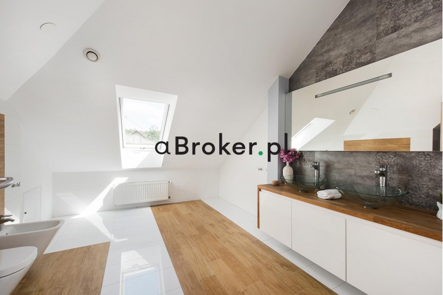 myślenicki, Myślenice, Krzyszkowice, Nowoczesny dom dla dw&oacute;ch rodzin przy lesie , 218 m&sup2;, działka 14 ar&oacute;w