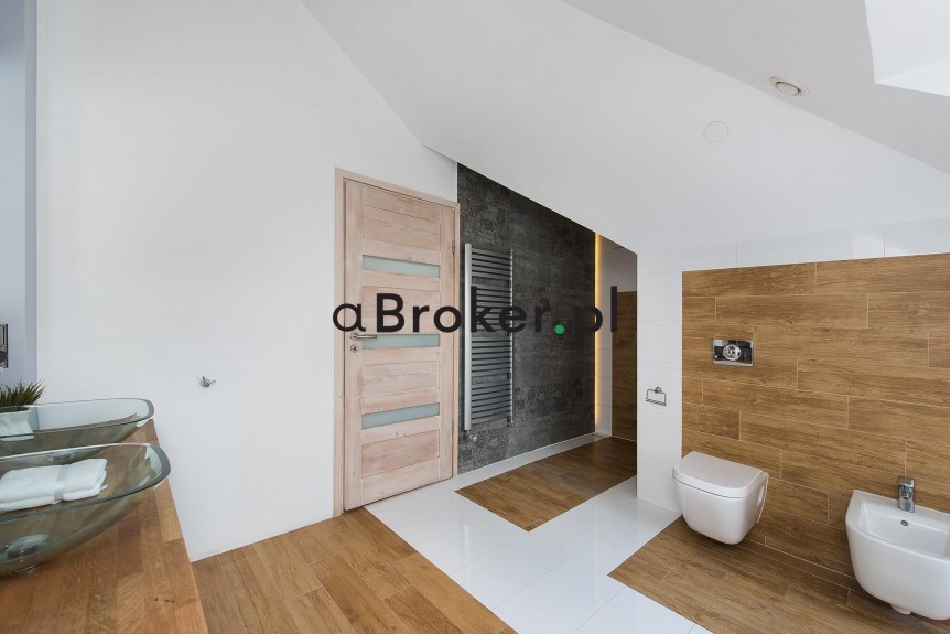 myślenicki, Myślenice, Krzyszkowice, Nowoczesny dom dla dw&oacute;ch rodzin przy lesie , 218 m&sup2;, działka 14 ar&oacute;w