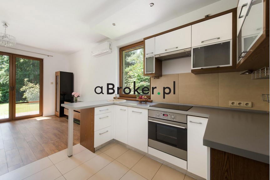 myślenicki, Myślenice, Krzyszkowice, Nowoczesny dom dla dw&oacute;ch rodzin przy lesie , 218 m&sup2;, działka 14 ar&oacute;w