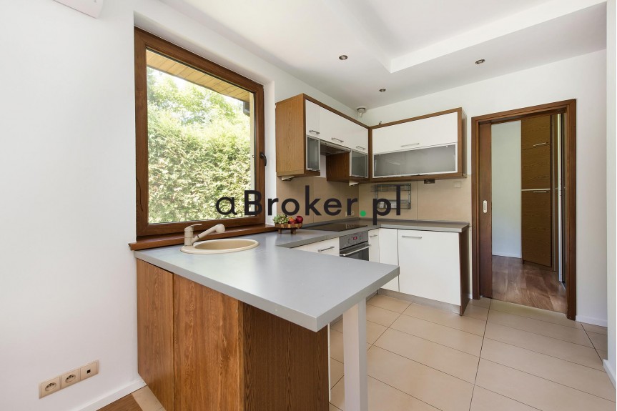 myślenicki, Myślenice, Krzyszkowice, Nowoczesny dom dla dw&oacute;ch rodzin przy lesie , 218 m&sup2;, działka 14 ar&oacute;w