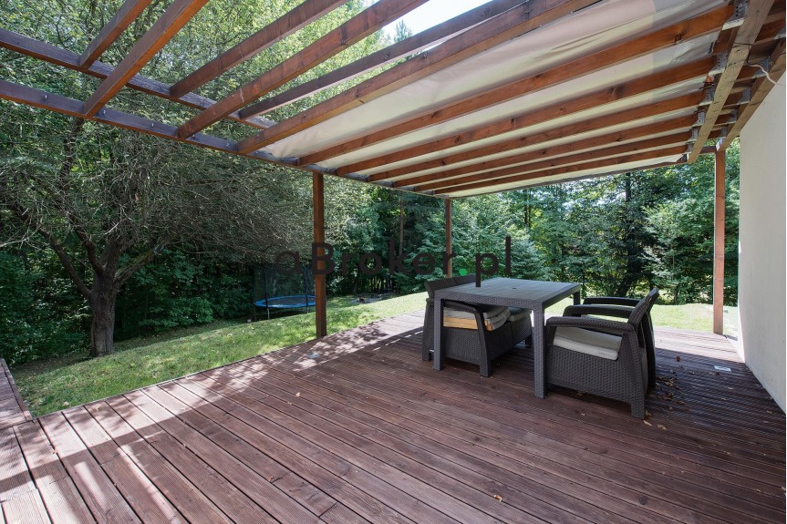 myślenicki, Myślenice, Krzyszkowice, Nowoczesny dom dla dw&oacute;ch rodzin przy lesie , 218 m&sup2;, działka 14 ar&oacute;w