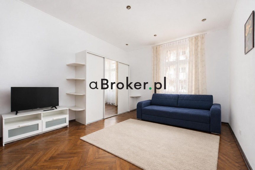 Krak&oacute;w, Krak&oacute;w-Śr&oacute;dmieście, Stare Miasto, Krowoderska, Stare Miasto, ul. Szlak | 3 osobne pokoje + osobna kuchnia | balkon