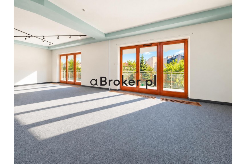 Krak&oacute;w, Podg&oacute;rze, Stare Podg&oacute;rze, Kalwaryjska, ul. Kalwaryjska |BIURO 150 m&sup2; Z TARASEM 30 m&sup2; | HYBRYDA